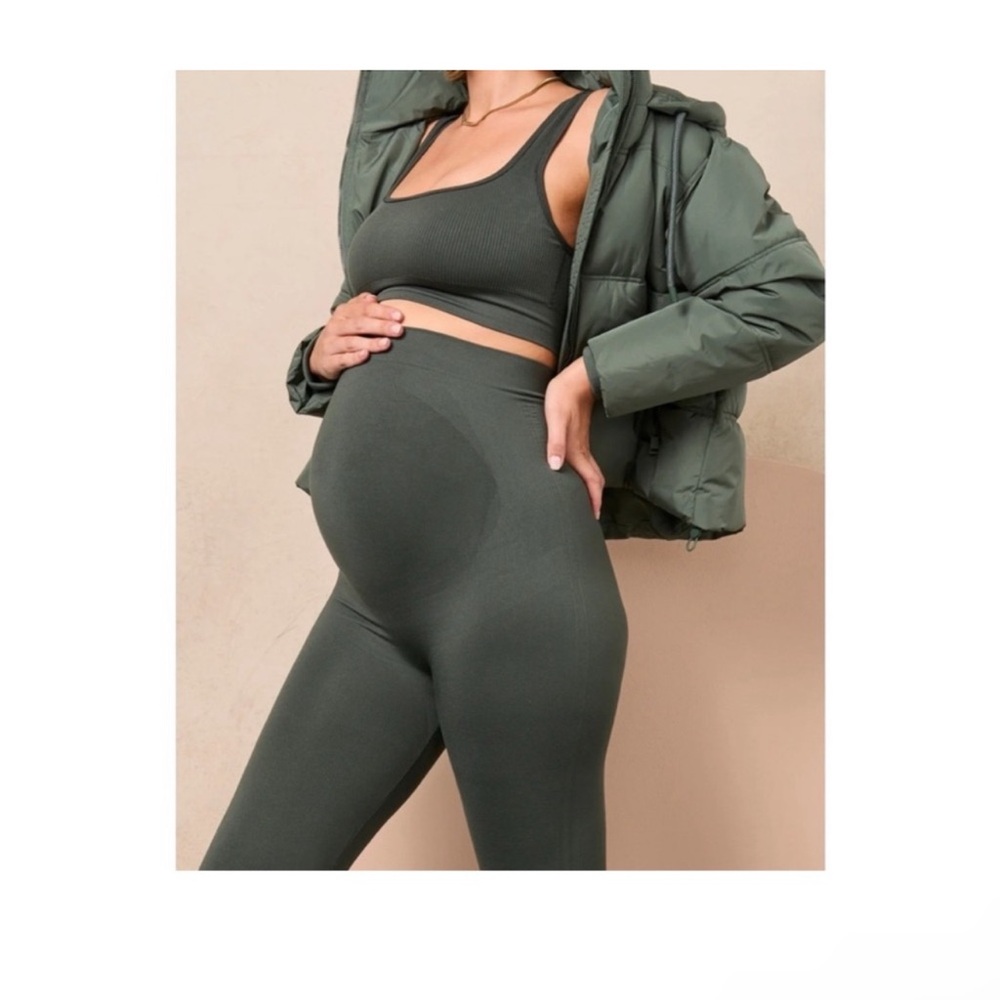BLANQI Green Seamless Maternity Leggings - Picture 1 of 5